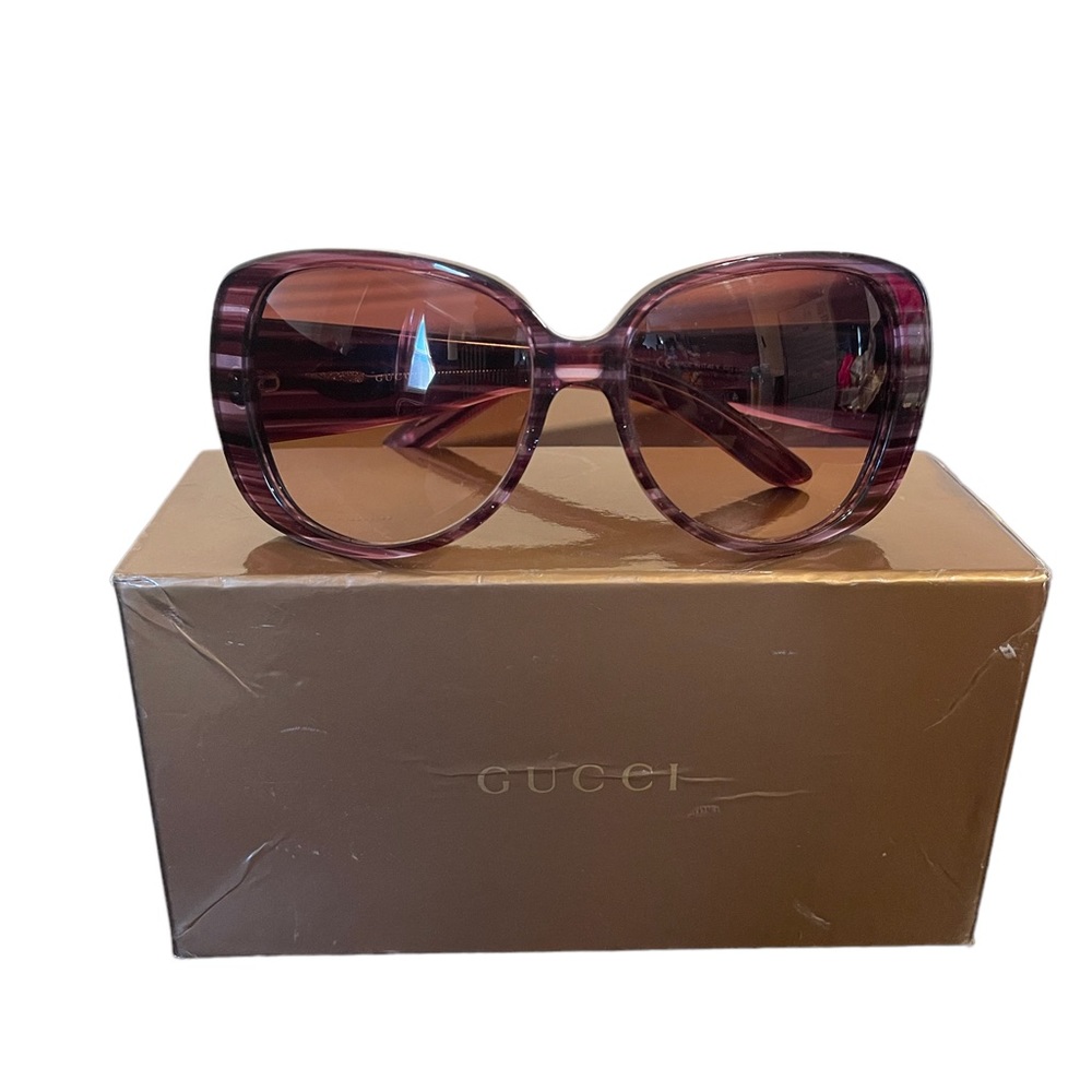 Authentic Gucci sunnies 🕶